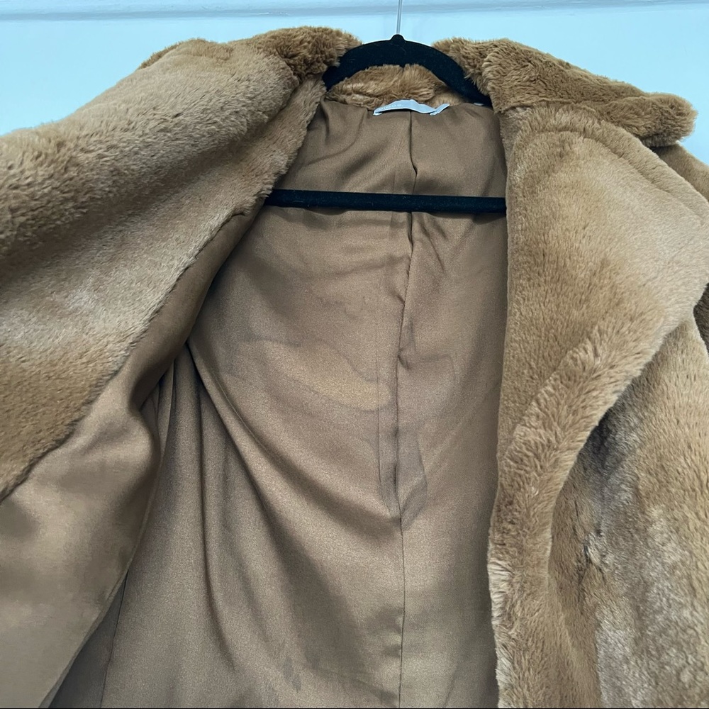 Vince Plush Faux-Fur Coat Double Breast Cropped in Walnut - Picture 5 of 6